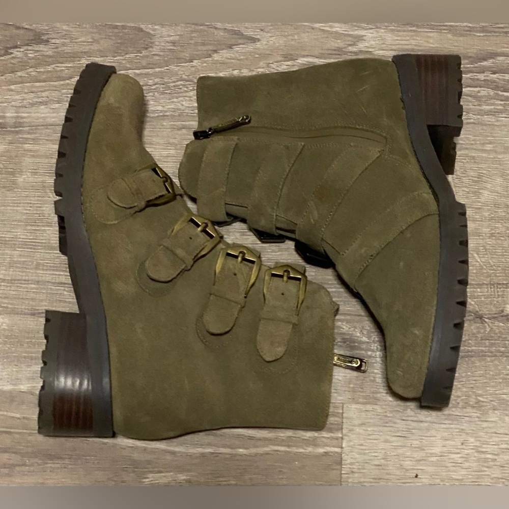 Blondo Waterproof Leather Moto Buckle Ankle Boots | Weatherproof Chic - Picture 5 of 10